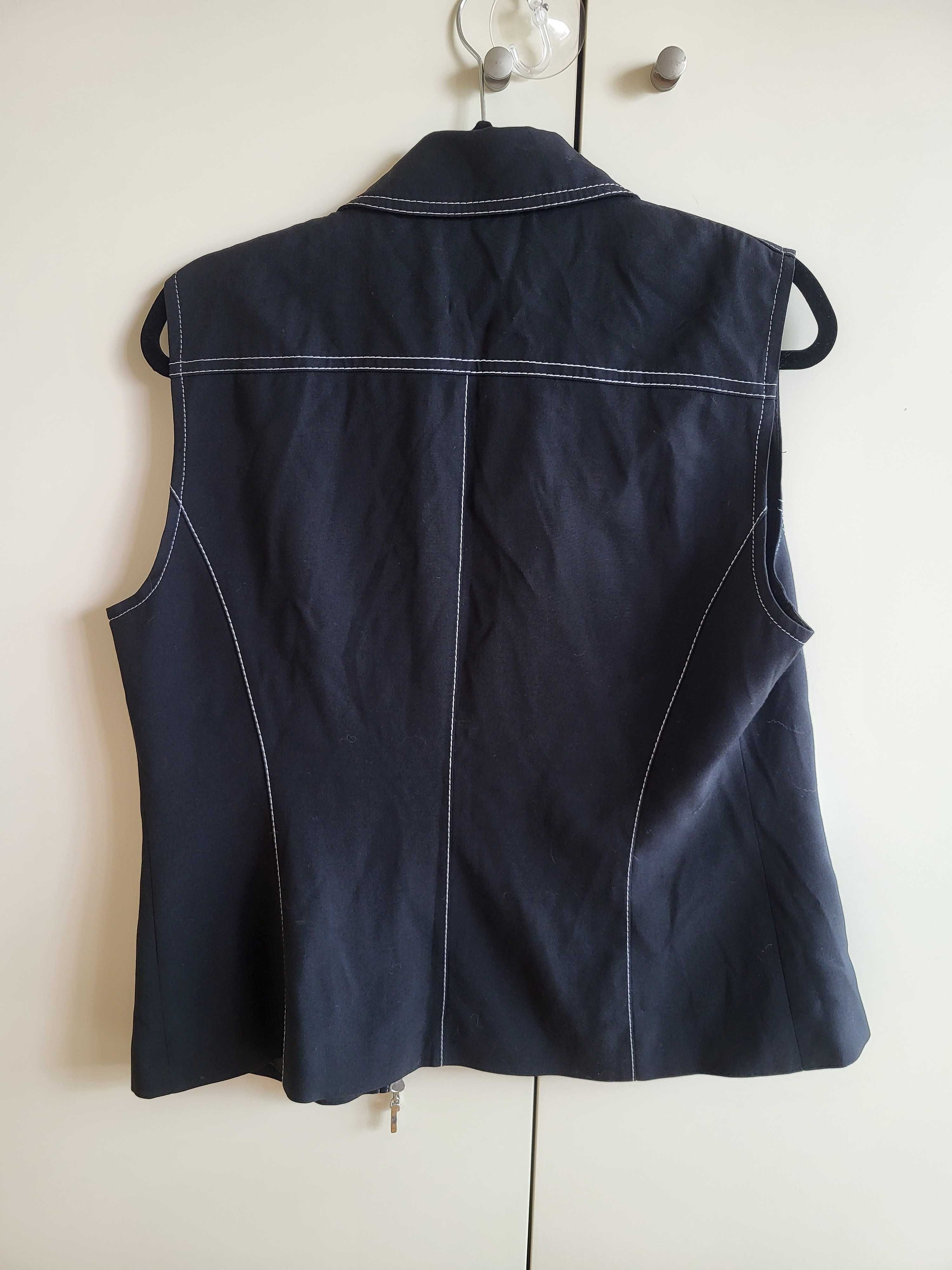 Colete Preto com Pesponto Branco - Apriori