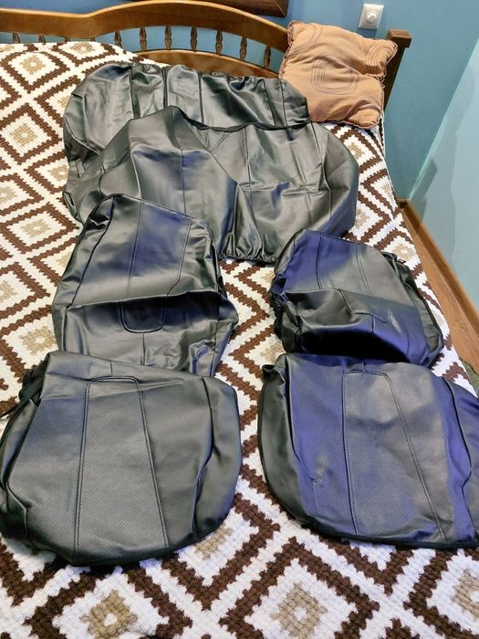 Авточохли універсальні