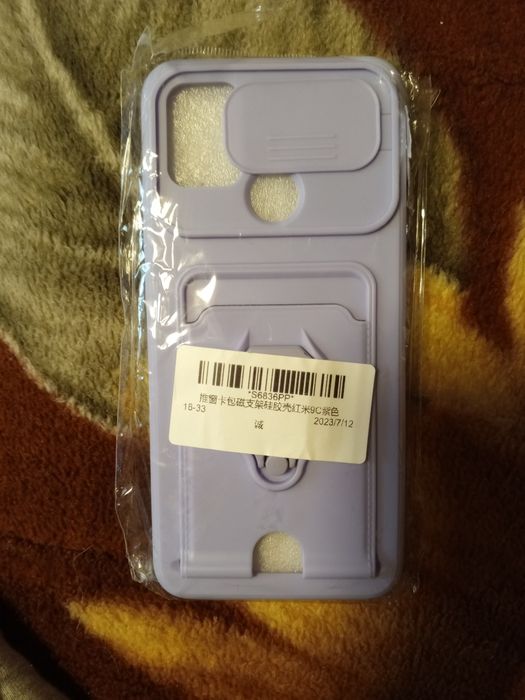 Чехлы на телефон