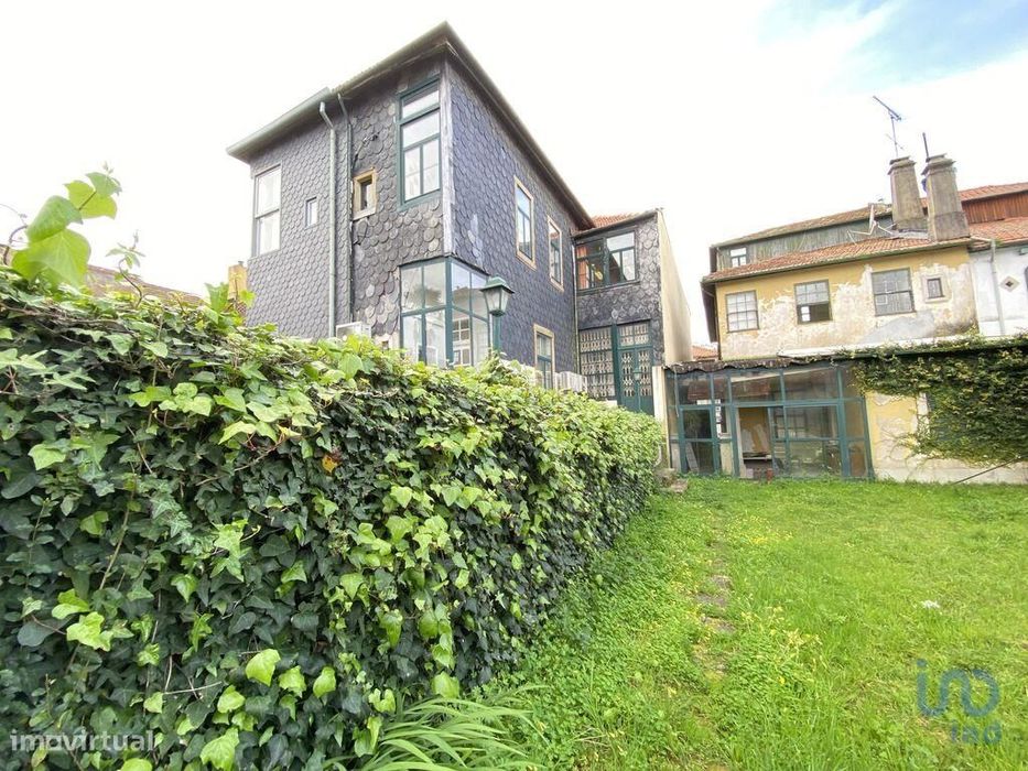 Casa / Villa T3 em Lordelo Do Ouro E Massarelos de 261,00 m2