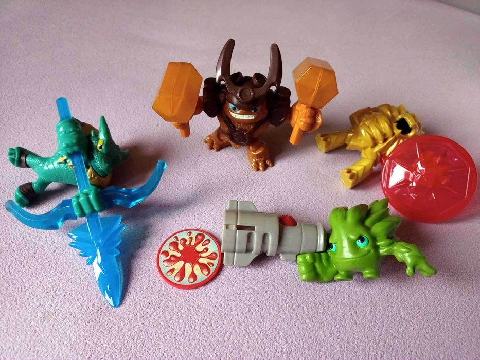 Figurki Skylanders.