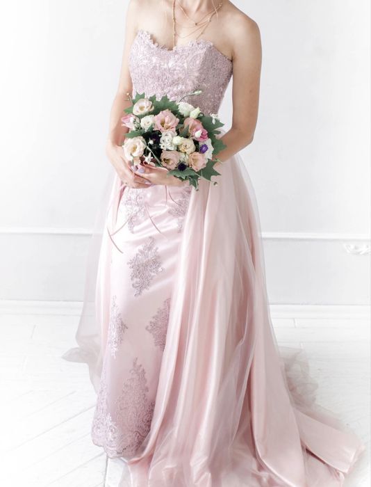 Оренда вечірньої сукні зі зйомною спідницею