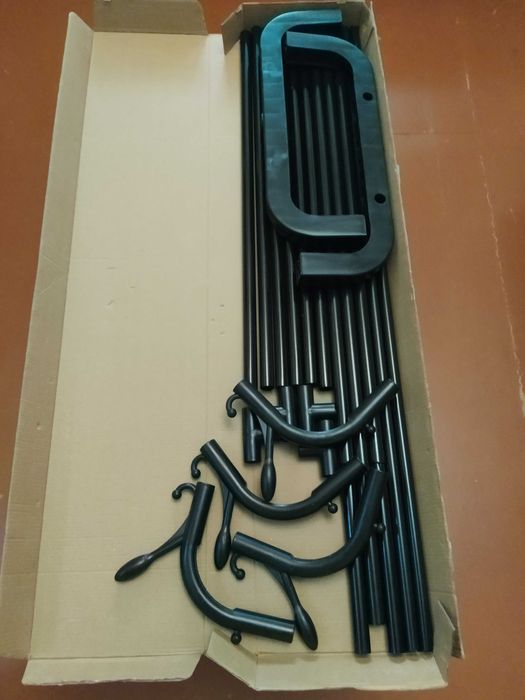 Продам вішалку-стійку для одягу