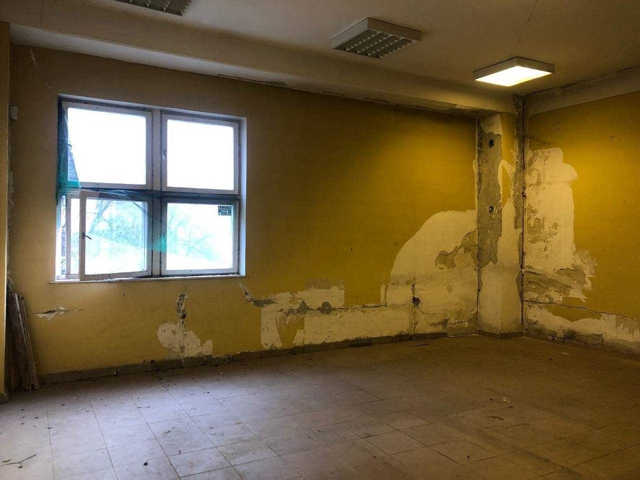 Лятошинського/Кільцева. Вільне призначення. 47 кв.м. Ціна - 300 грн/м2