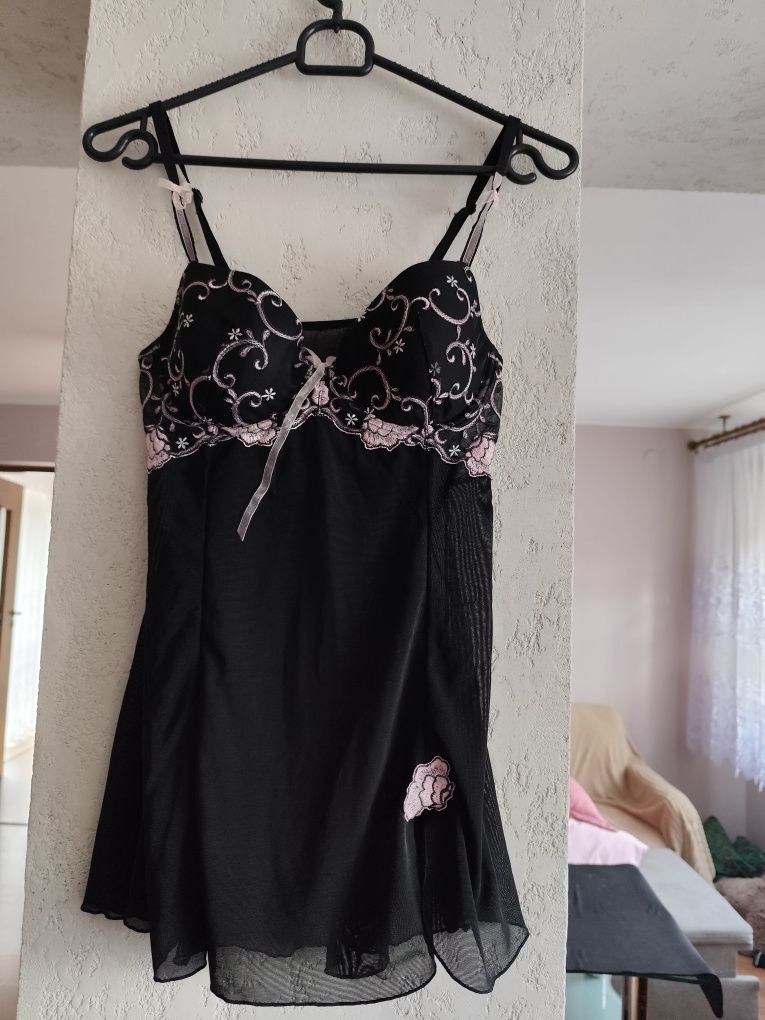 Koszulka nocna na regulowane ramiączka rozm 36B.