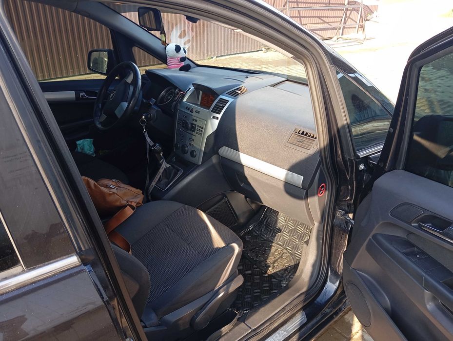 Опель зефіра 2010