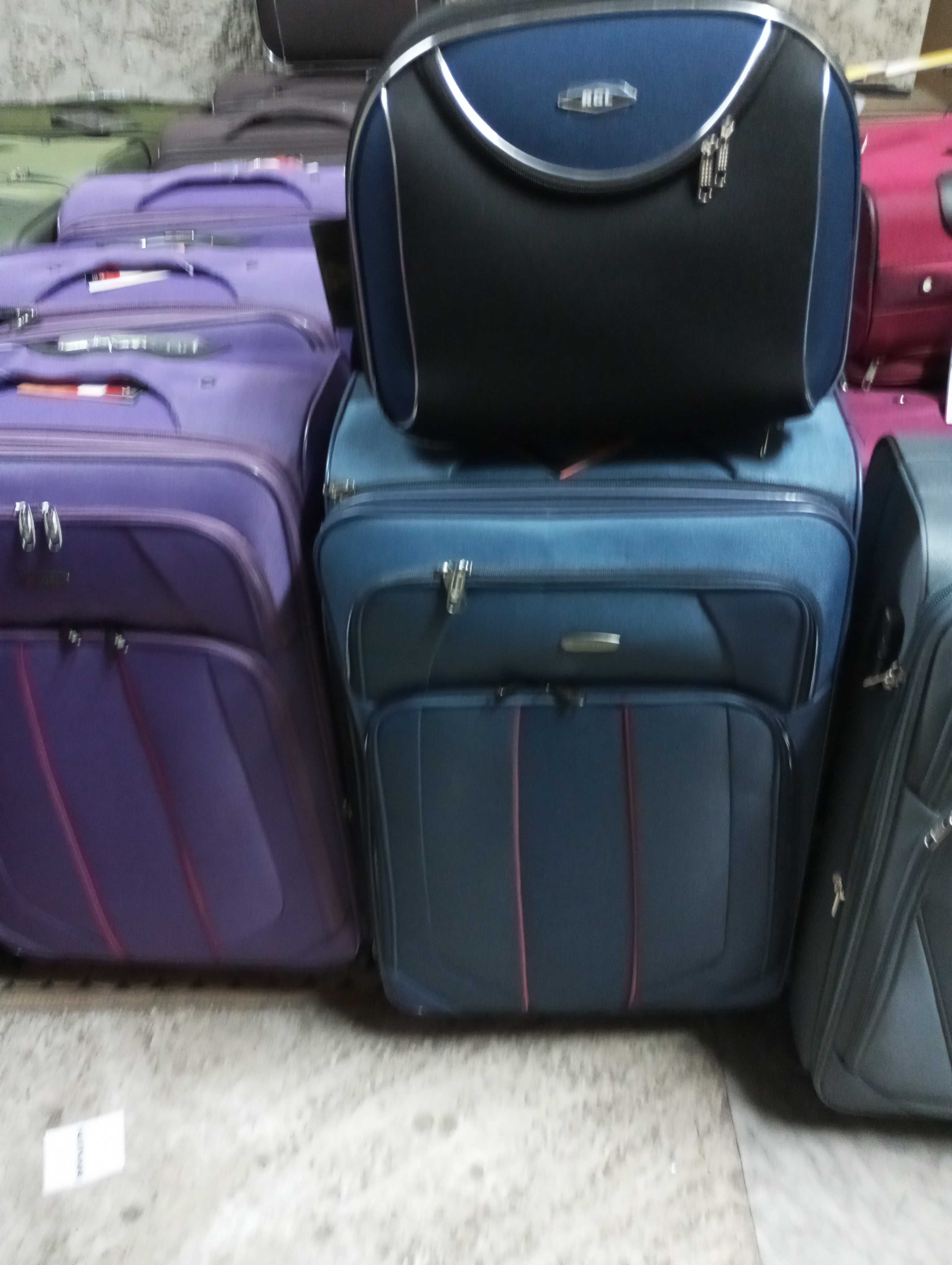 walizka duża xxl na 4 kołach z codury podróżna