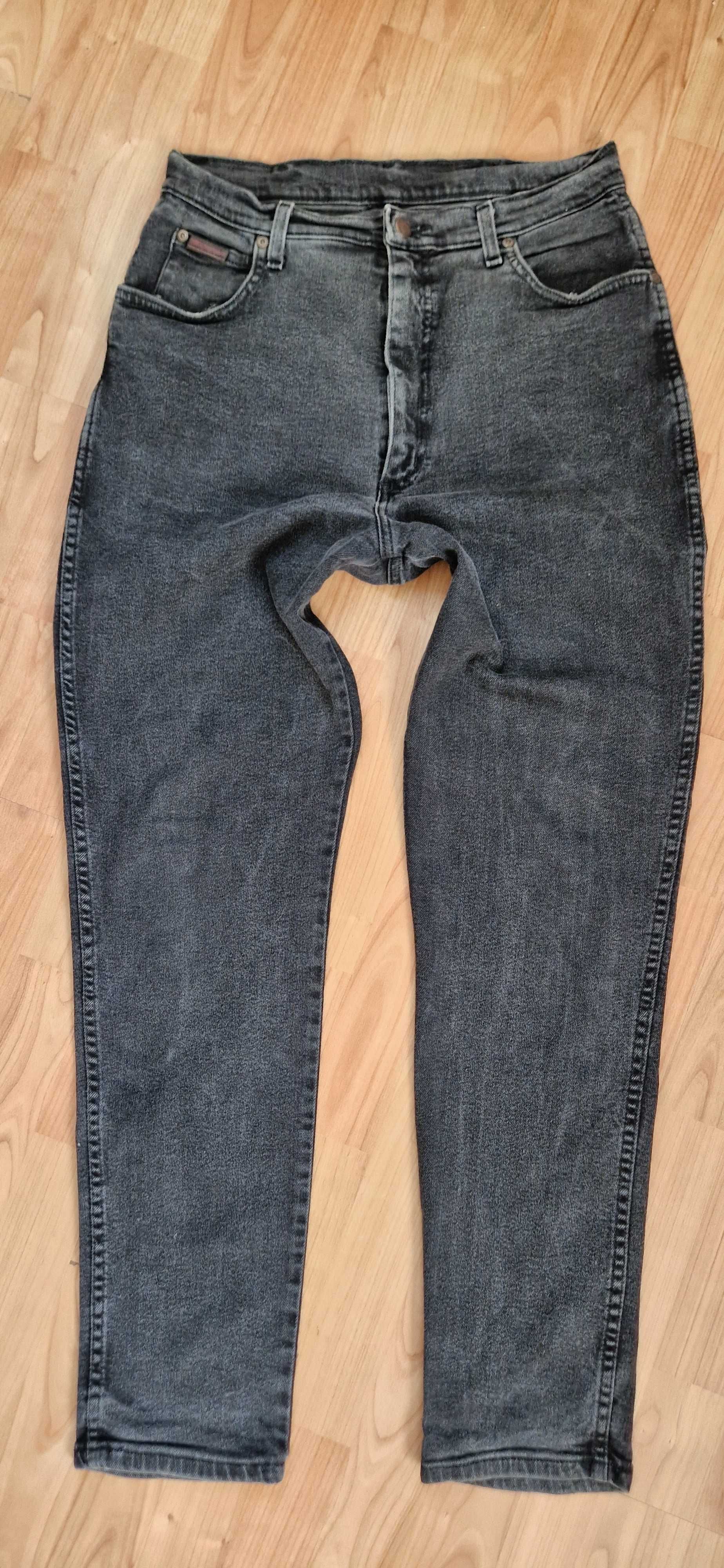 Spodnie męskie jeans Wrangler sprany czarny W34L32