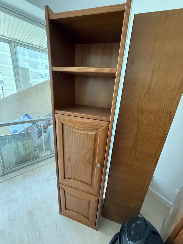 Vendo comoda em madeira maciça