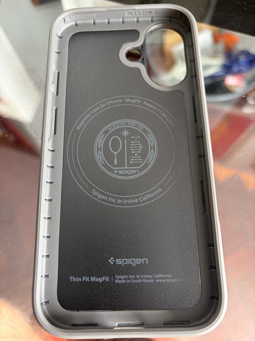 Capa iPhone 17 Spigen ThinFit