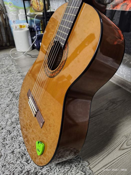 Классическая гитара  YAMAHA C40