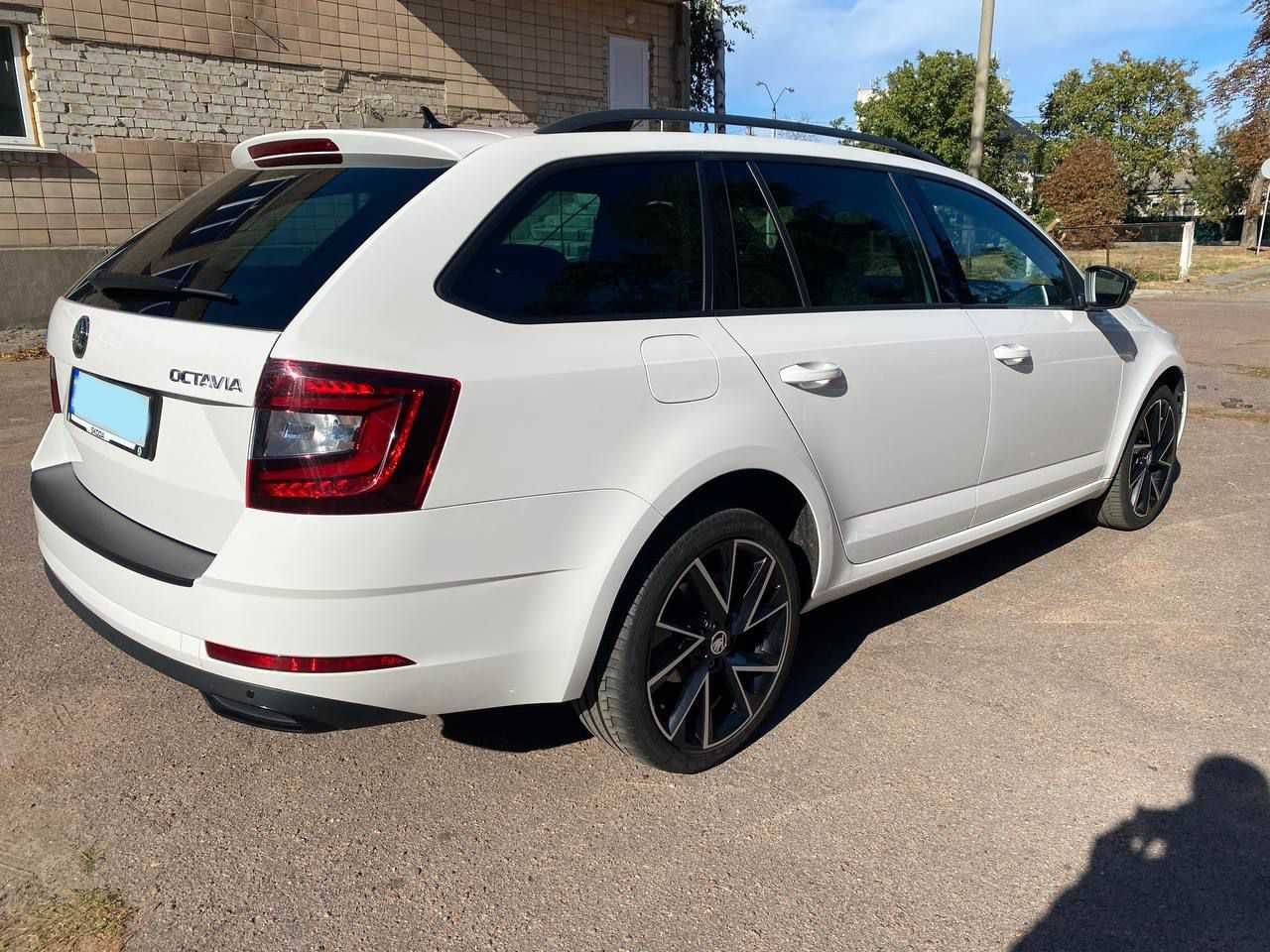 Skoda Octavia Combi DSG Ambition Sport.