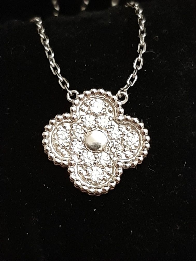 Золотое колье с бриллиантами Van CLEEF