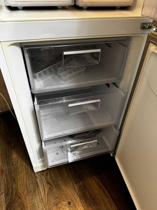 Холодильник 2 камерний