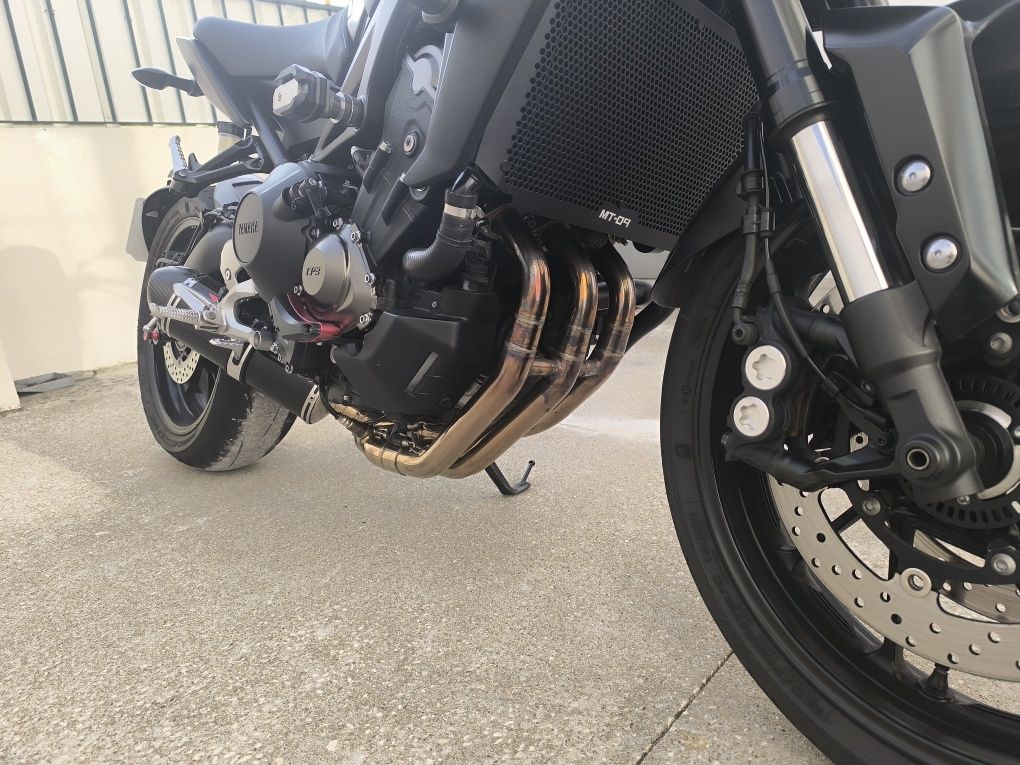 Linha de escape completa MT09 BLACKWIDOW
