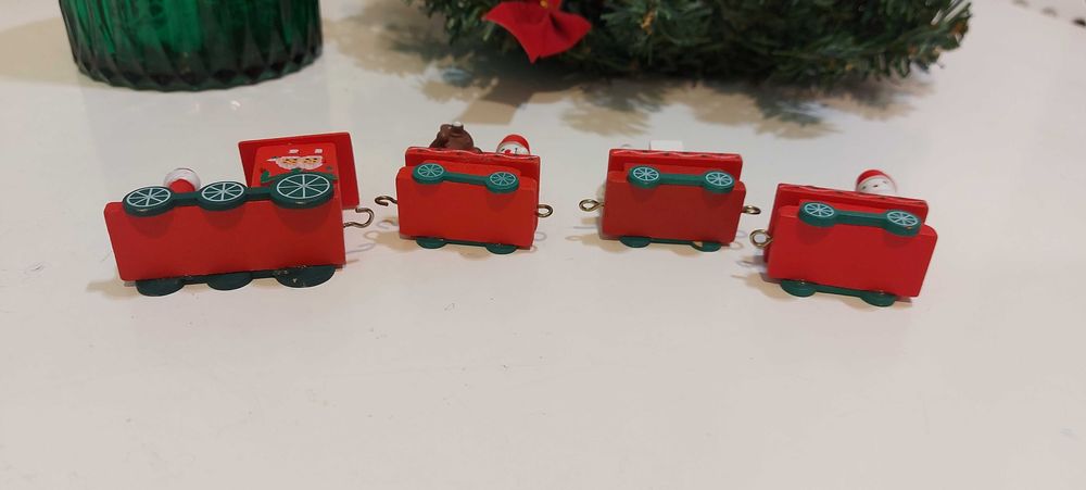 Різдвяний потяг поїзд новорічний з дерева