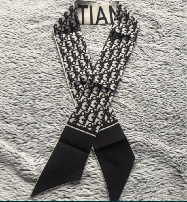 Dior opaska szalik wstążka taśma logo viral instagram