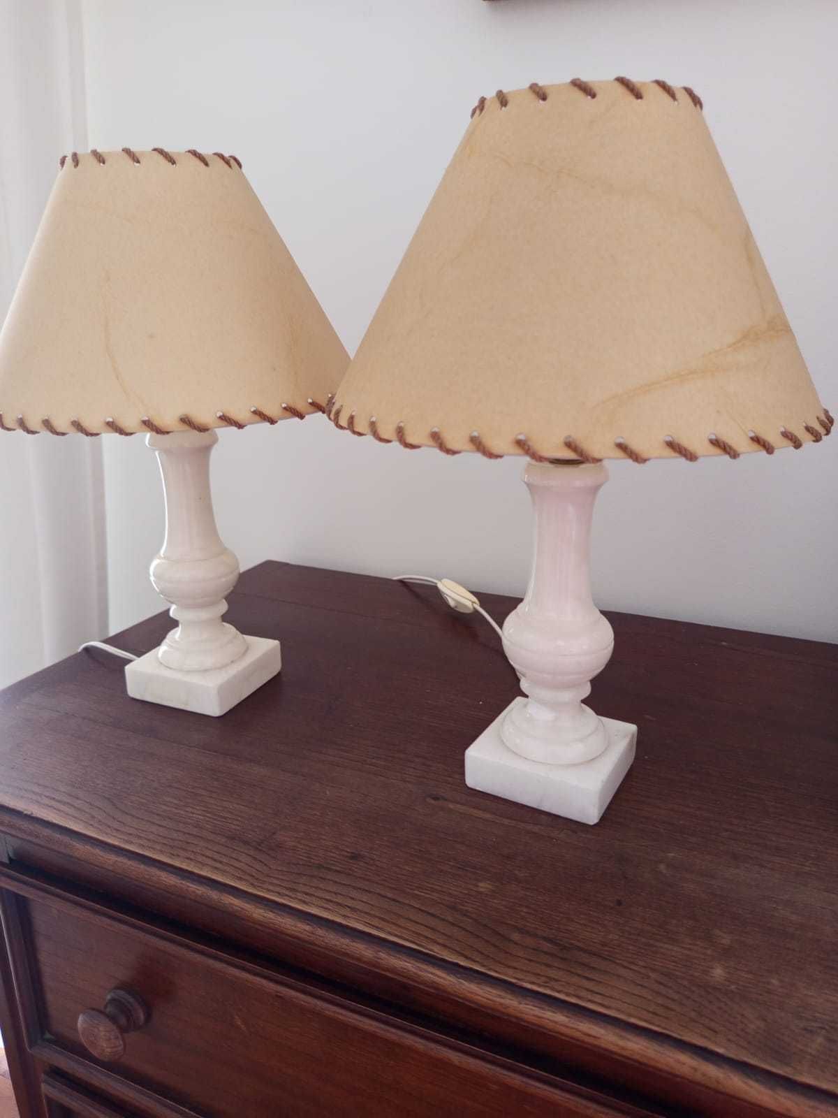 Candeeiros de Mesa de Cabeceira