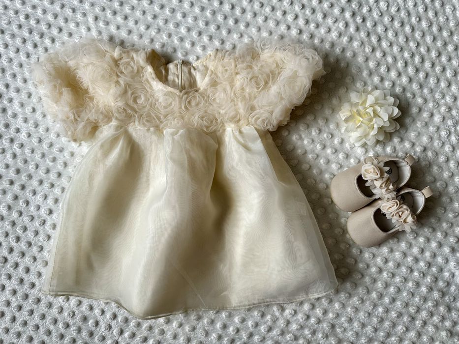 Комплек для дівчинки (сукня, взуття, повʼязка 9-12 міс)
