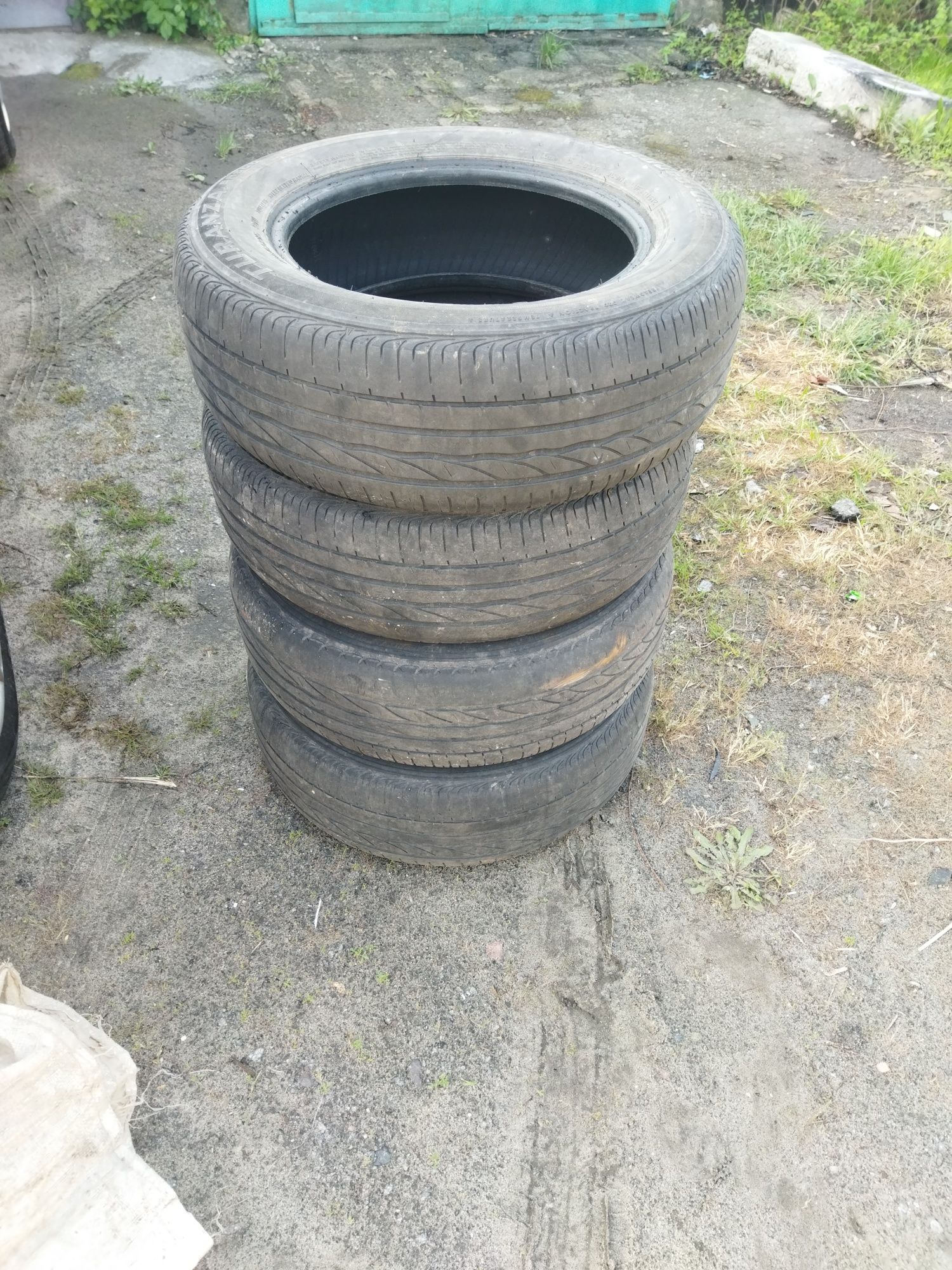 Резина BRIDGESTONE 195 65 R15 91V.2012 г.ЛЕТО