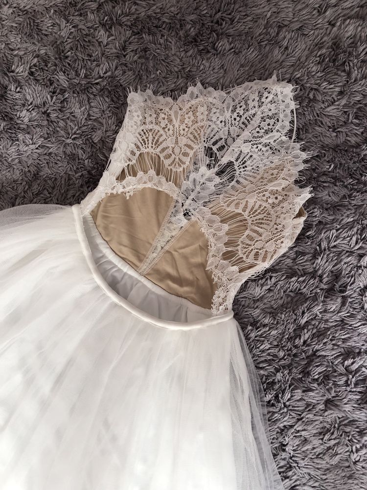 sukienka balowa weselna na półmetek imprezę okolicznościowąRare London