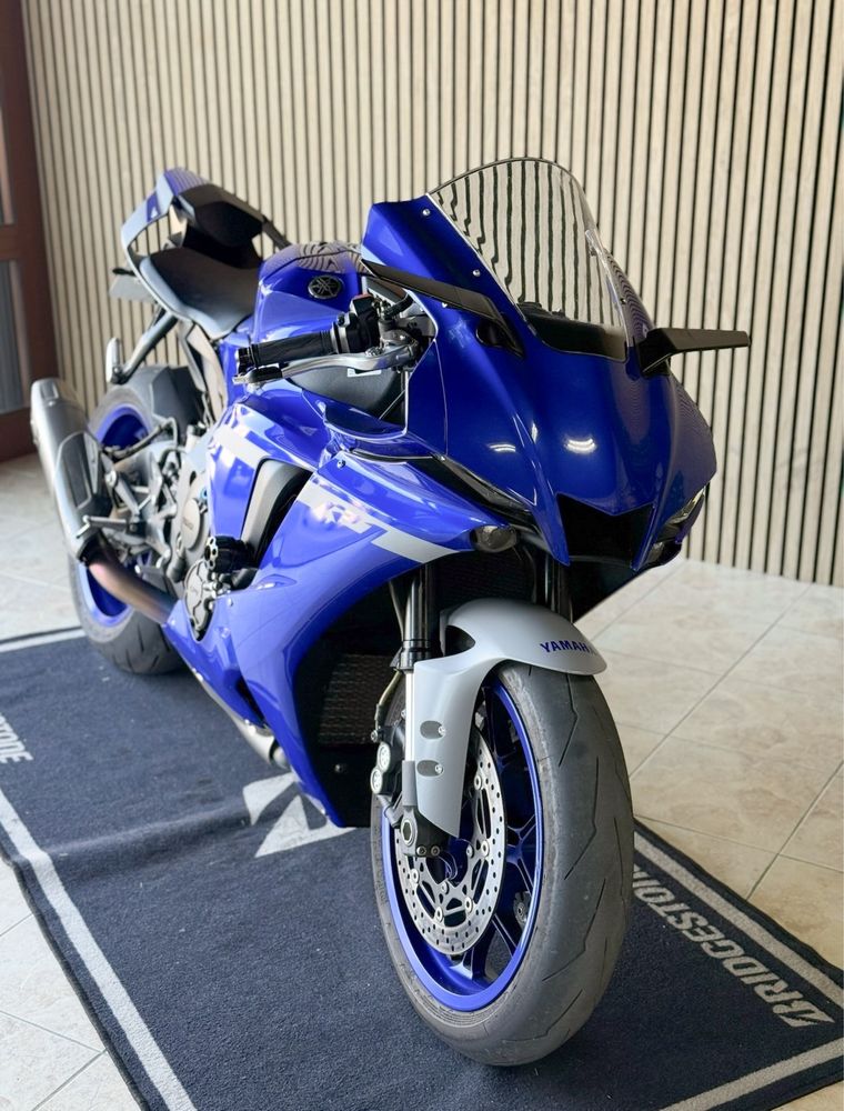 Yamaha R1 Akrapovic