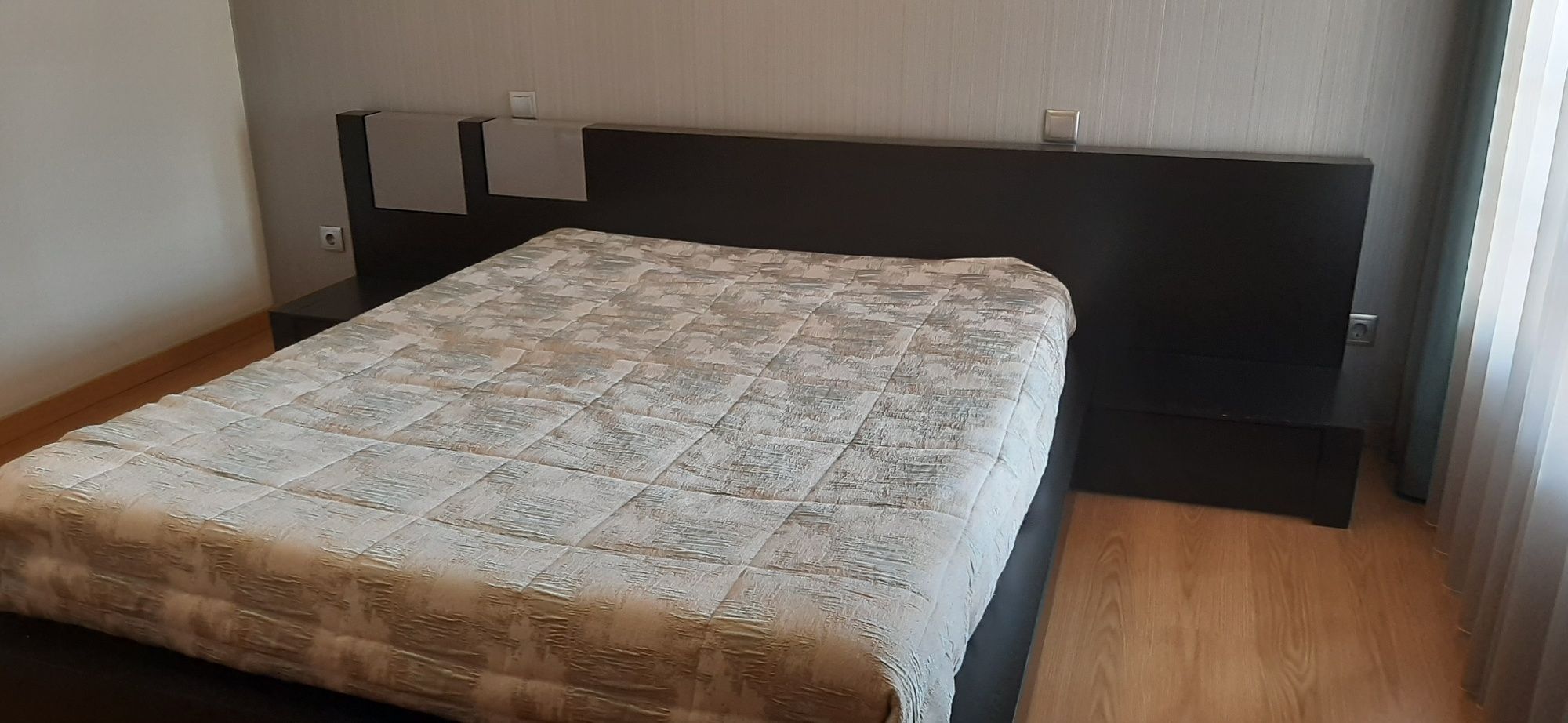 Cama de casal 2,00m x 1,60 m