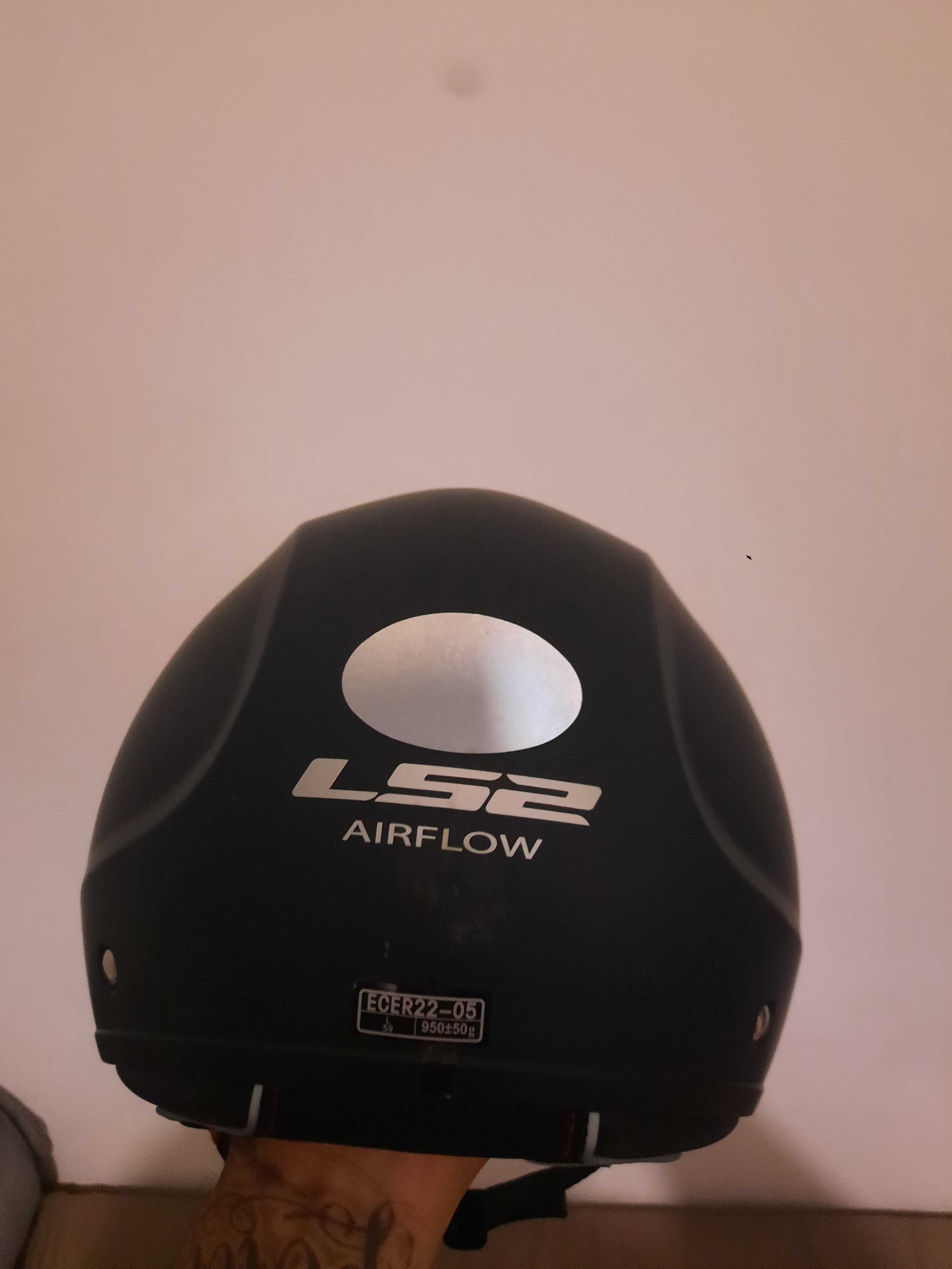 Capacete ls2 e mochila uber ambos usados somente 1 vez