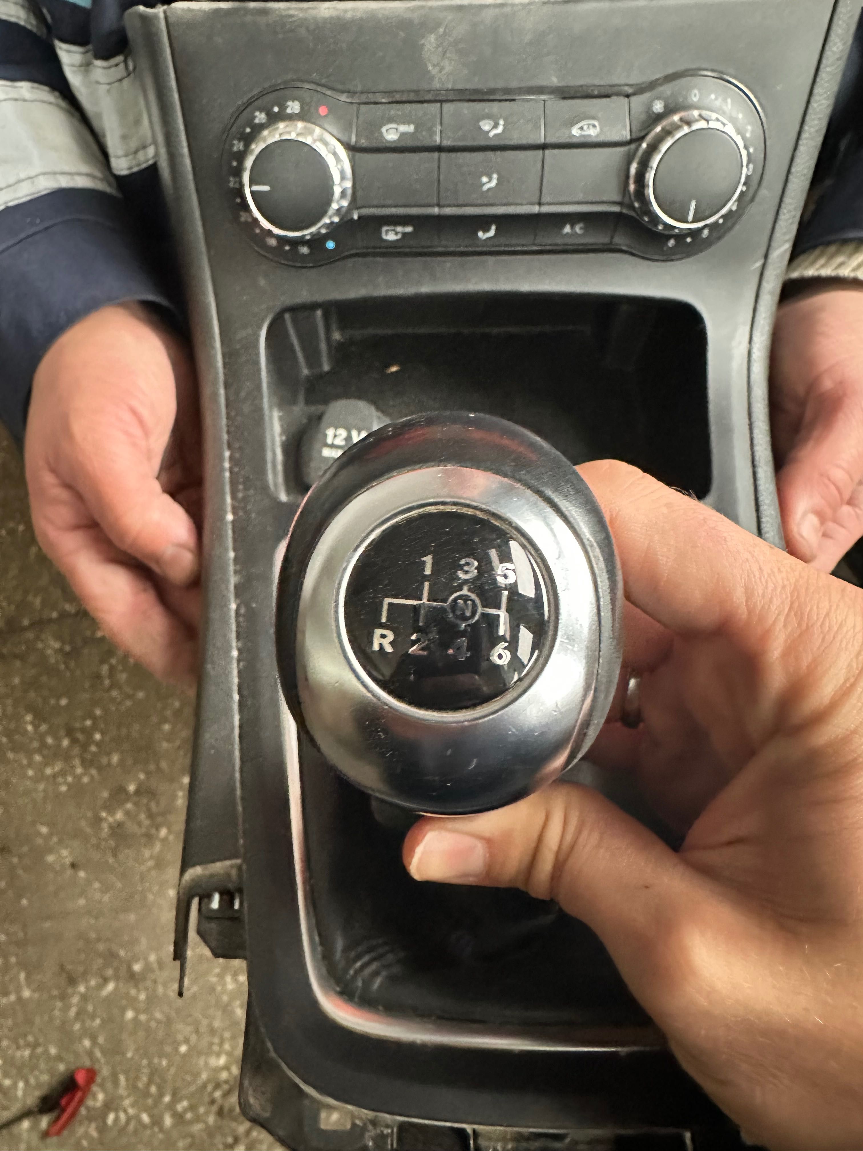 Mercedes B klasa W246 A klasa W176 CLA W117 GLA gałka biegów lewarek