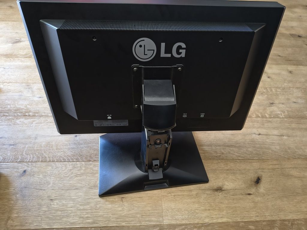 Monitor LG FLATRON 23 cale.