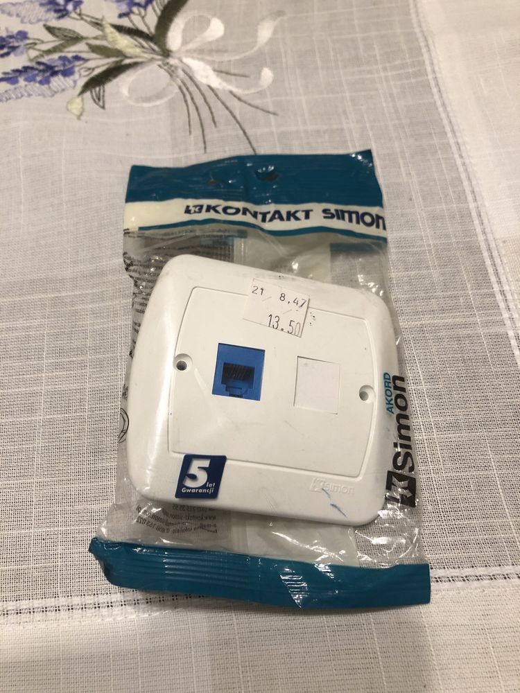 Gniazdo telefoniczne SIMON