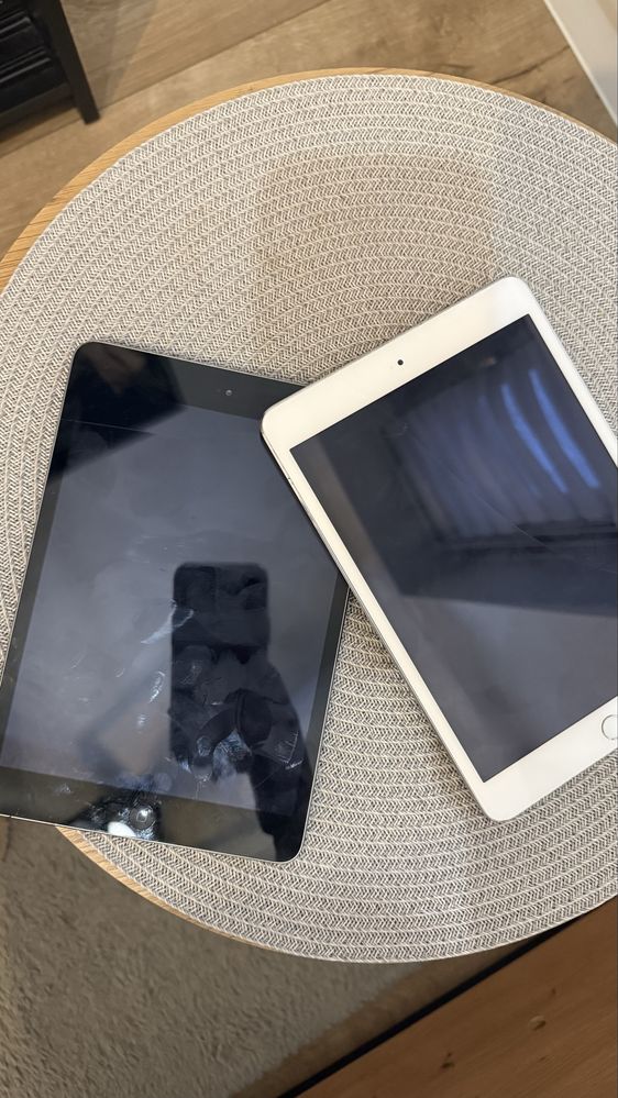 2x Ipad a1599 i a1489