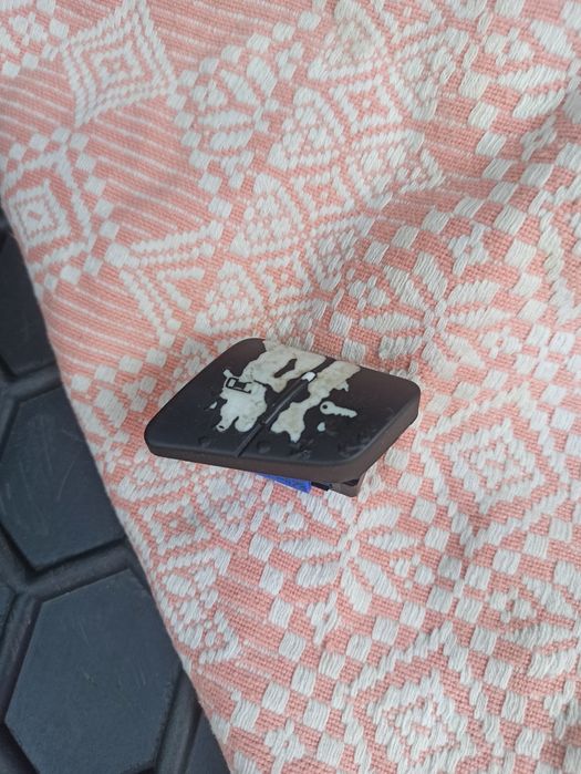 Кнопка центрального замка Passat b6