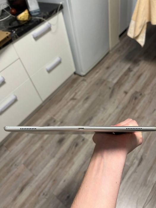 iPad Pro 12.9 2 gen 64gb 10 циклів битий