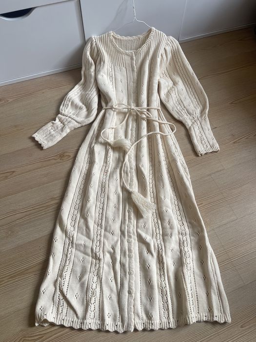 Красива сукня міді