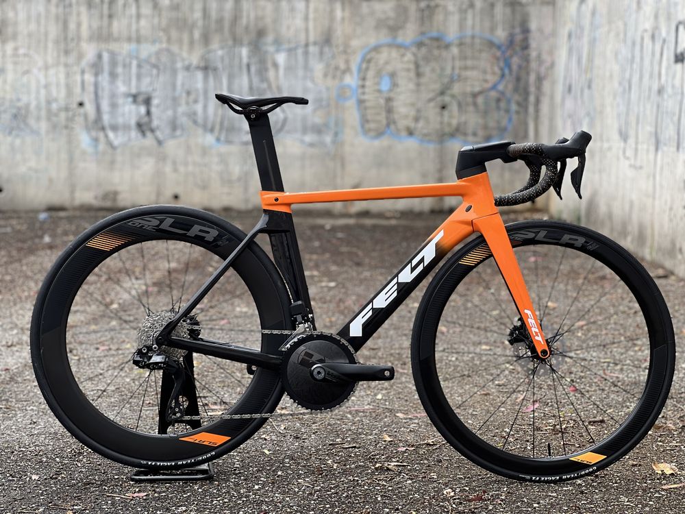 Bicicleta disco Felt AR / Di2 12v / Rodas carbono
