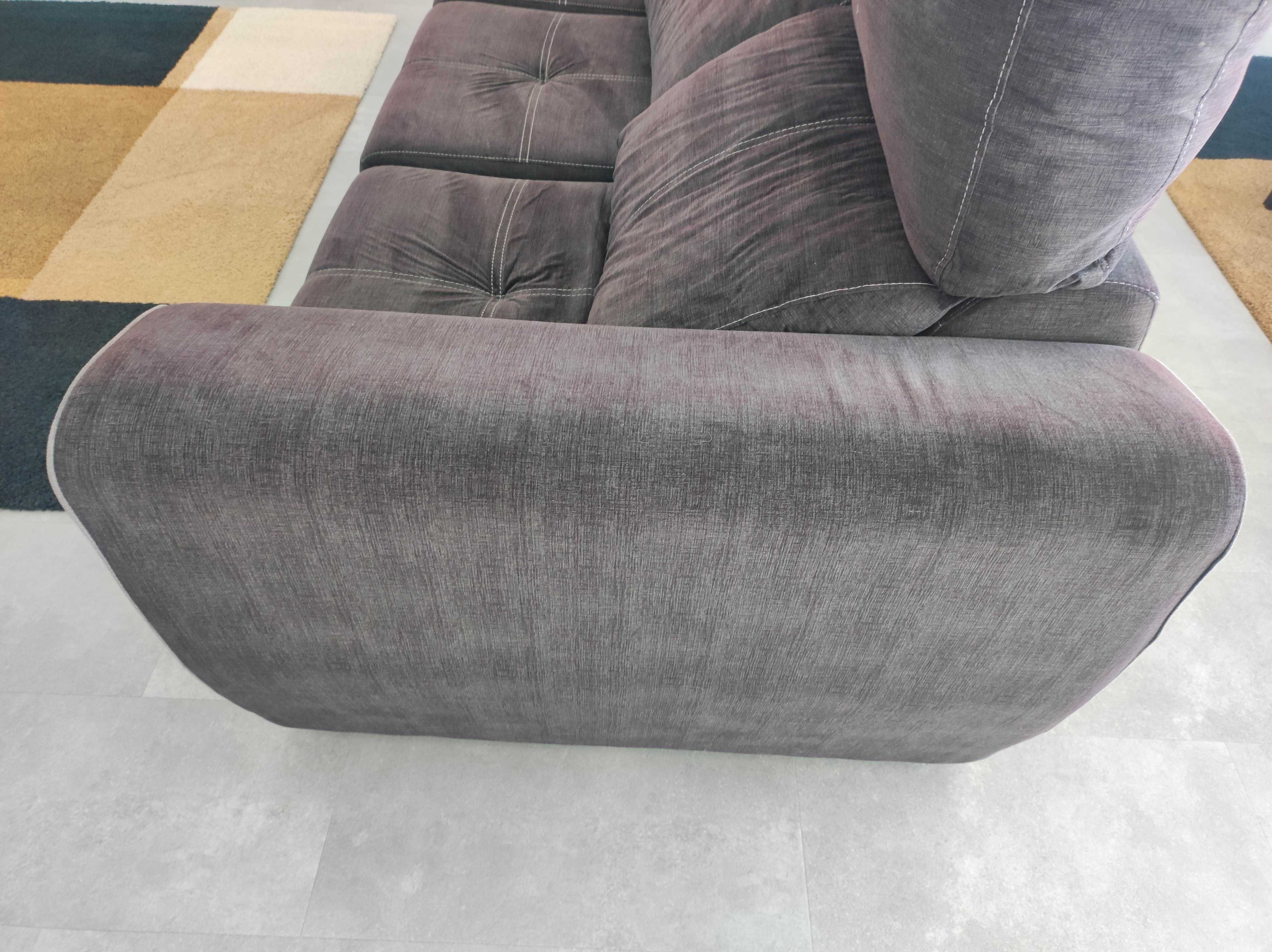 Sofá com Chaise JOM Paris