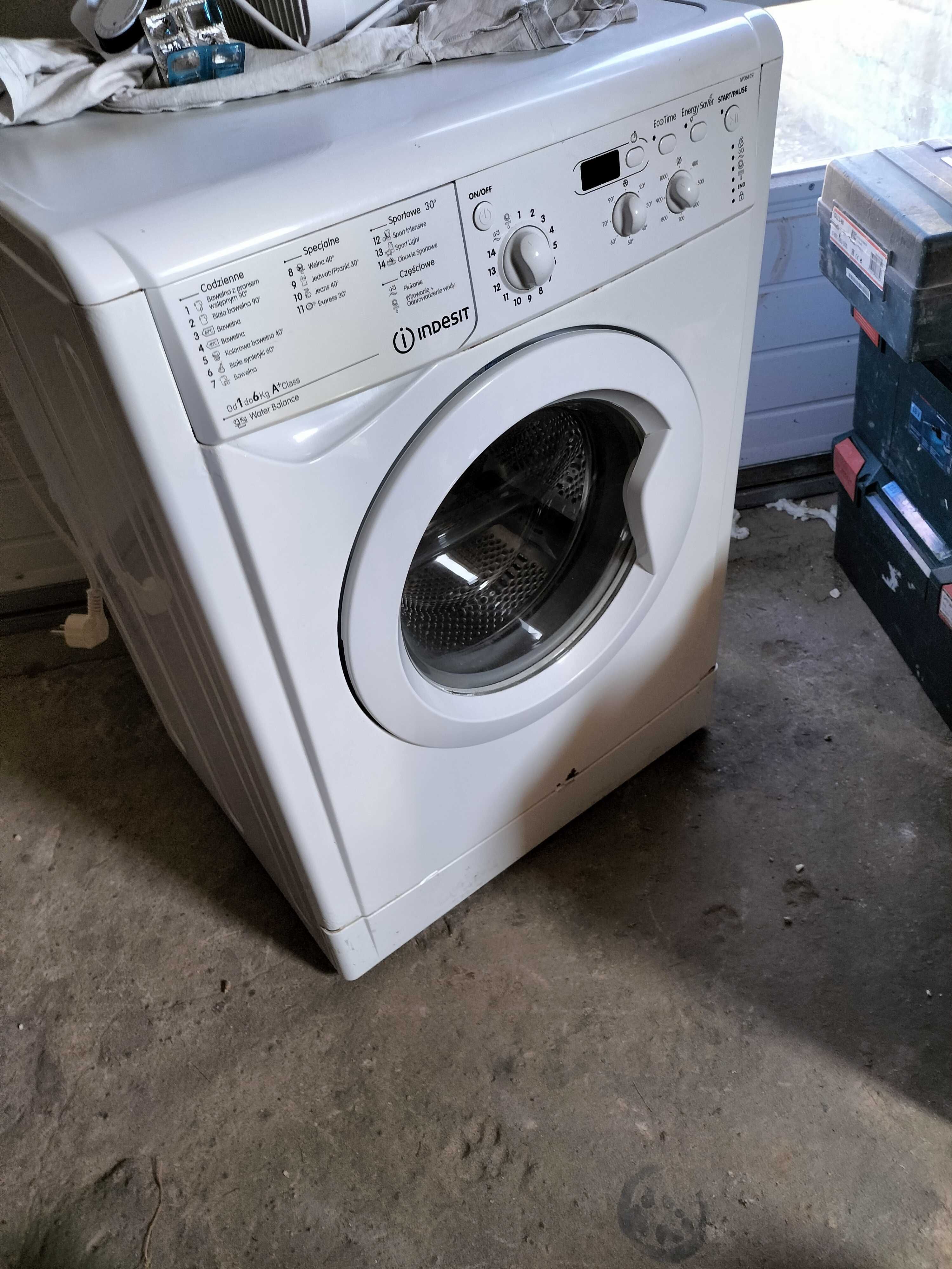 Sprzedam pralke Indesit