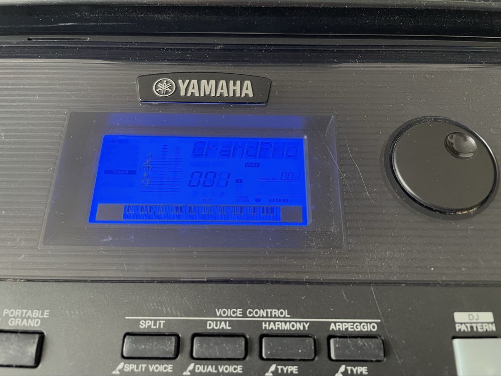 Yamaha PSR-E433 + pokrowiec, futeral, statyw, pulpit, pedał, manuale