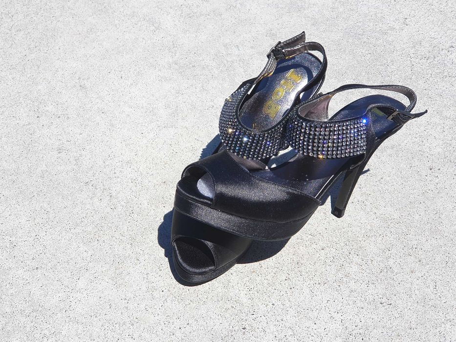 Sapatos de cerimónia (novos 36)