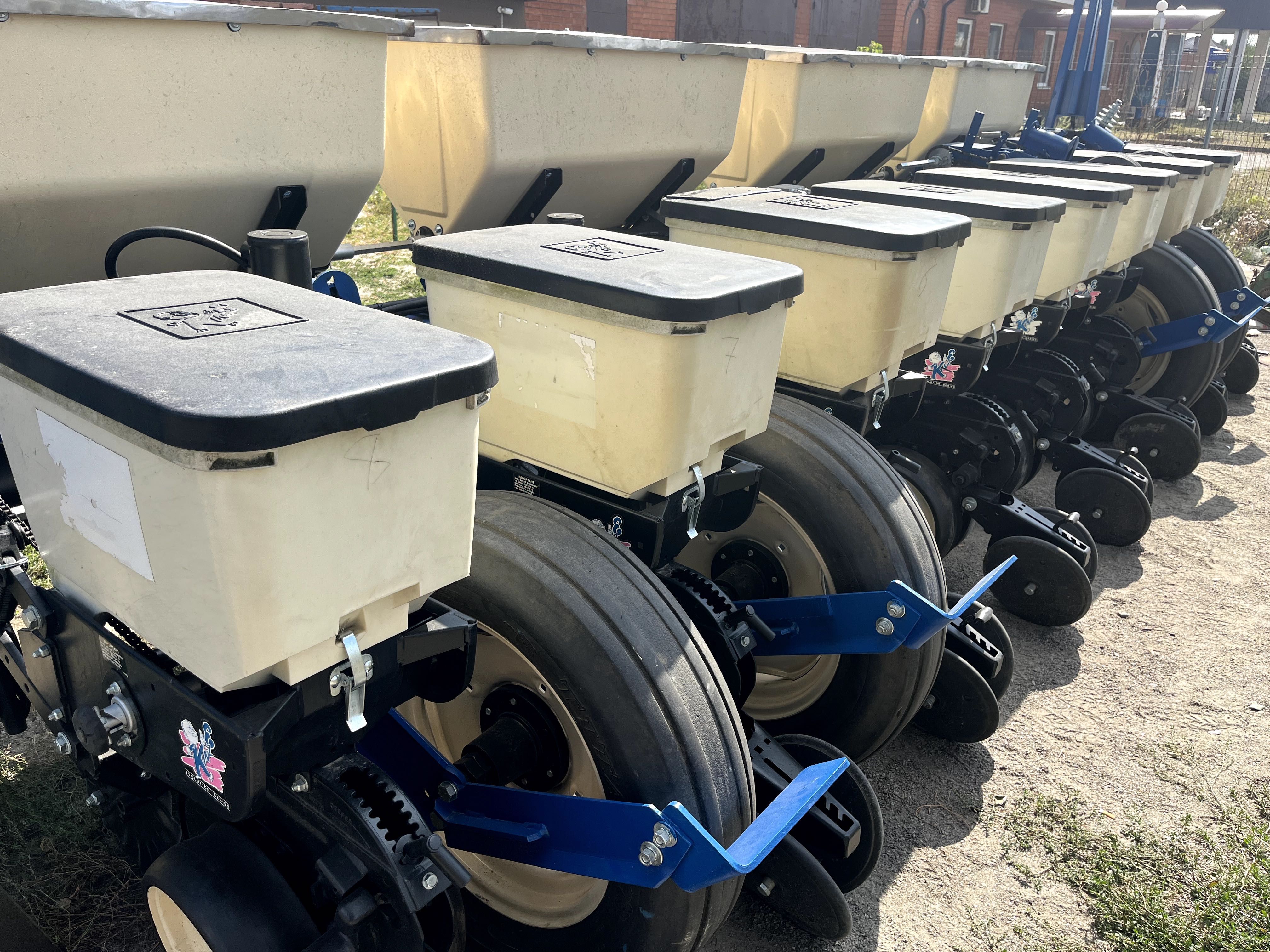 Сівалка Кінзе Kinze 3000 8 ряд - кап ремонт Джон Дір 7000 7200 Кинзе