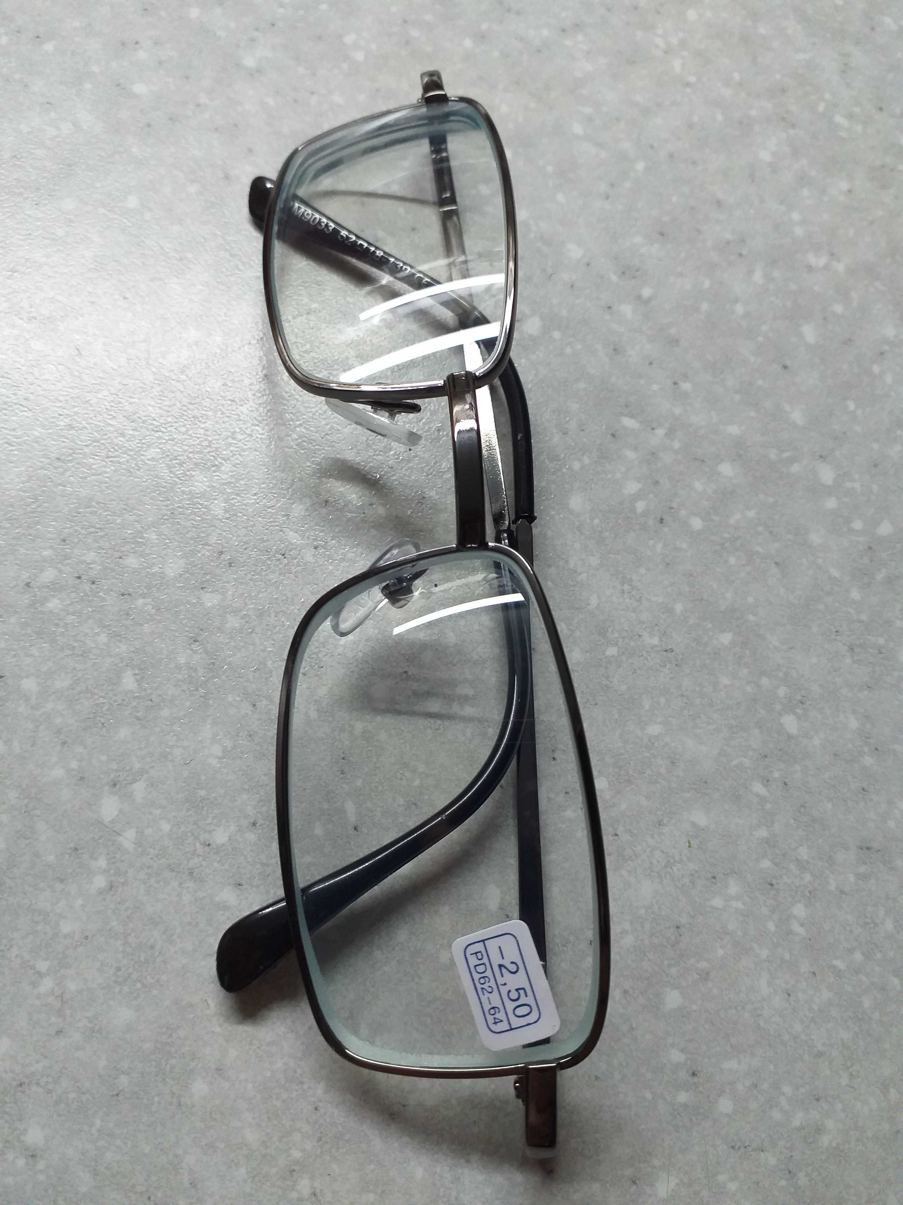 Новые очки для дали,  -2,5;-3,0, заушник флекс.