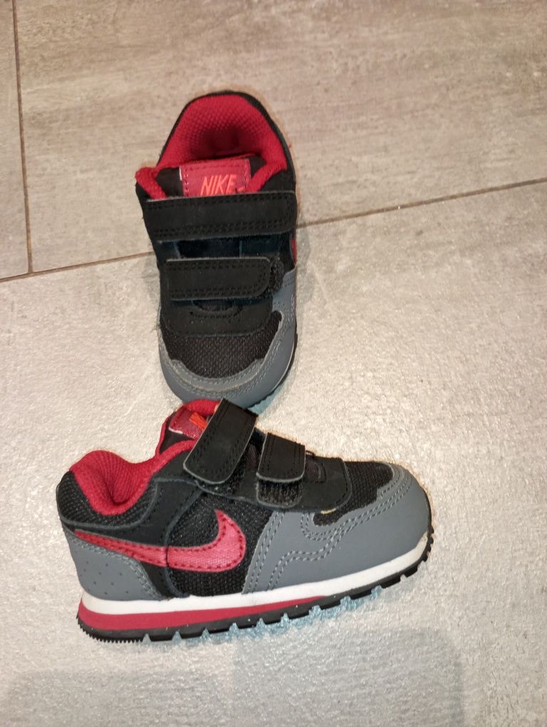 Adidasy Nike dla dziecka na rozmiar 19.5