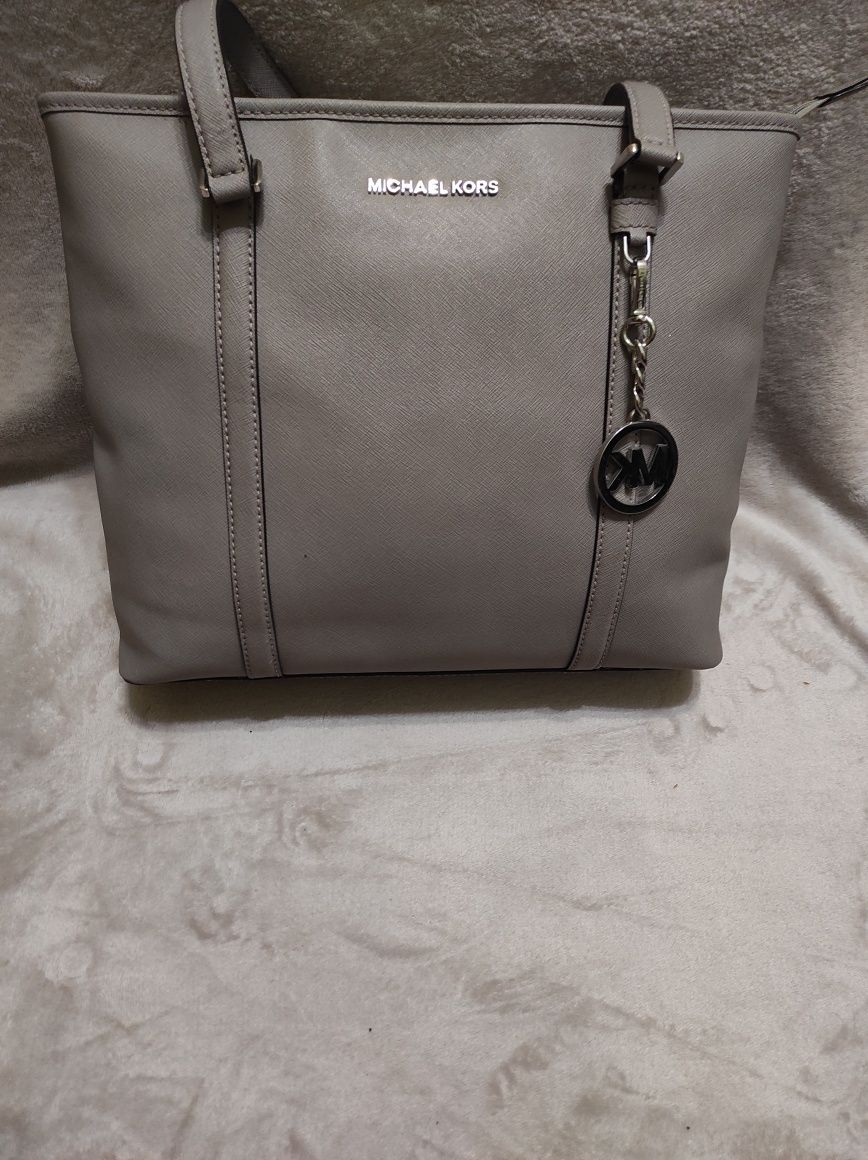 Сумка Michael Kors original Параметри 30*35см 
Виготовлена з натура