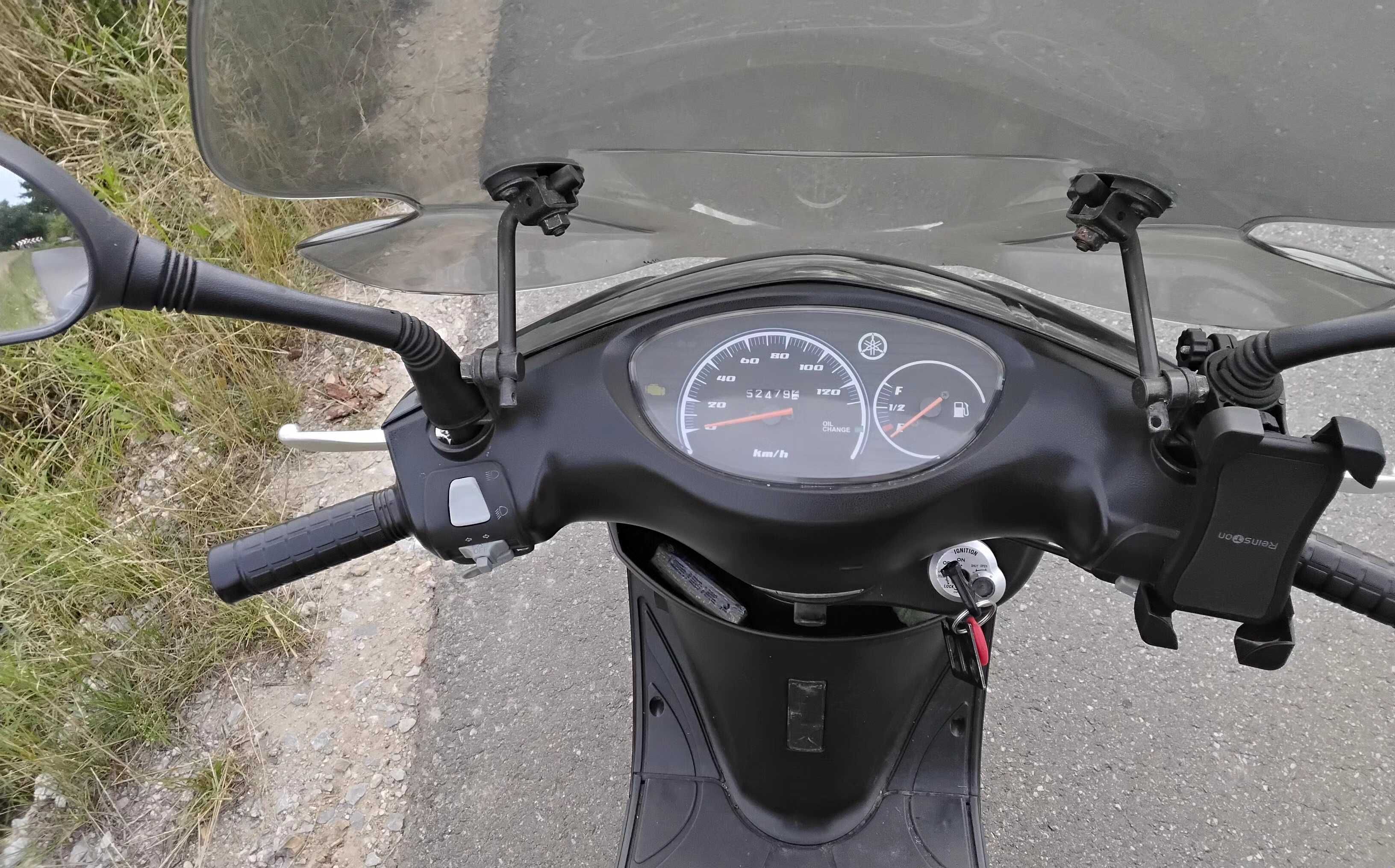 Skuter Yamaha Vity 125, kask, szyba i kufer w komplecie