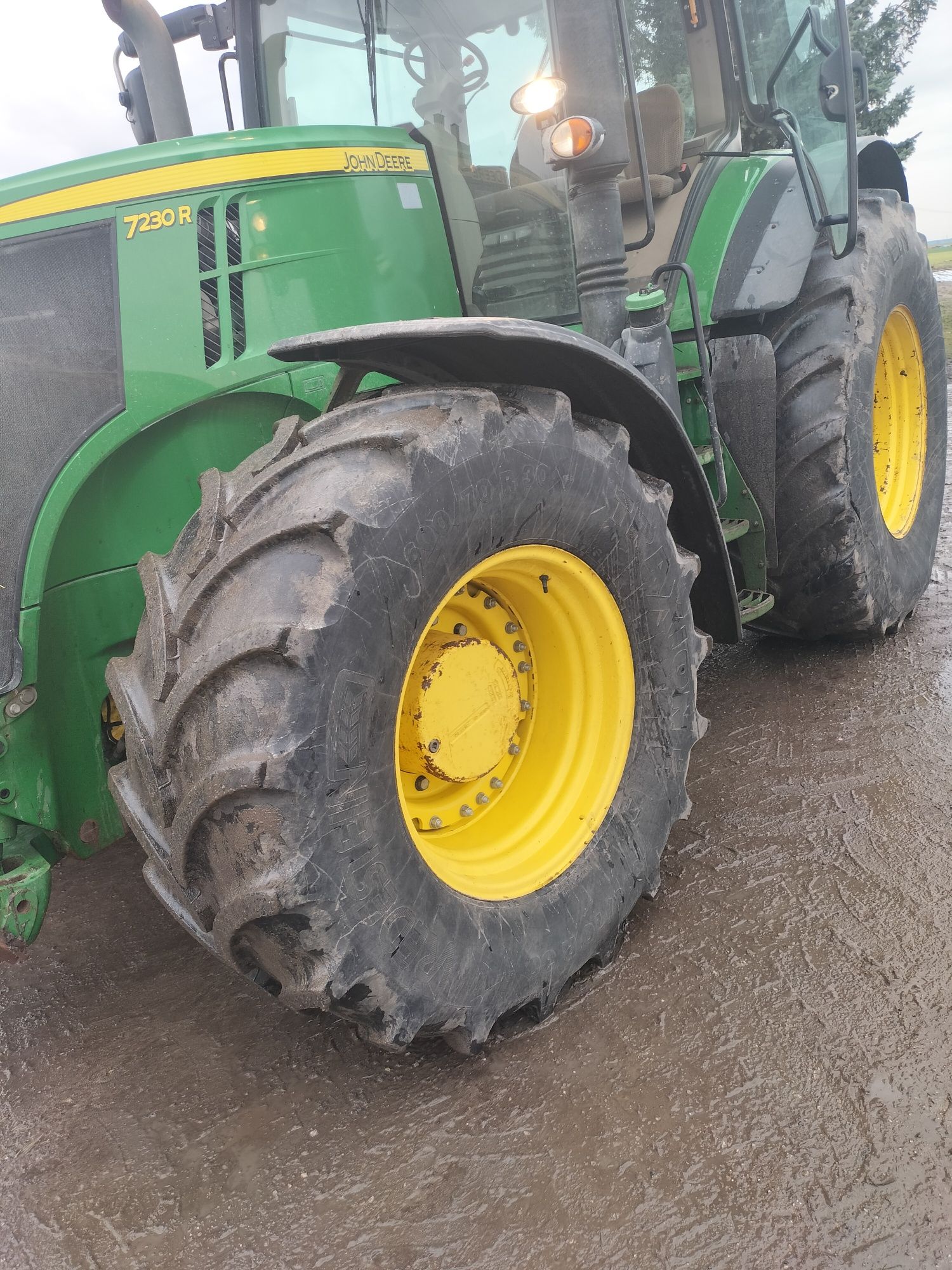 Sprzedam John Deere 7230R