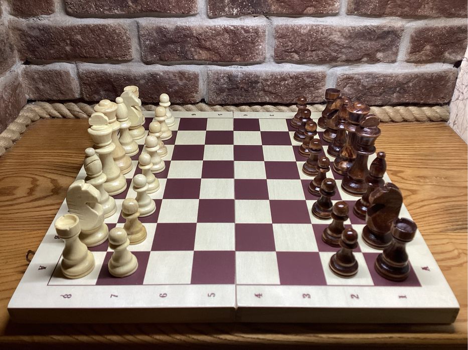 Шахи шахматы дерев'яні  Нові! Турнірні розмір дошки 40х40см