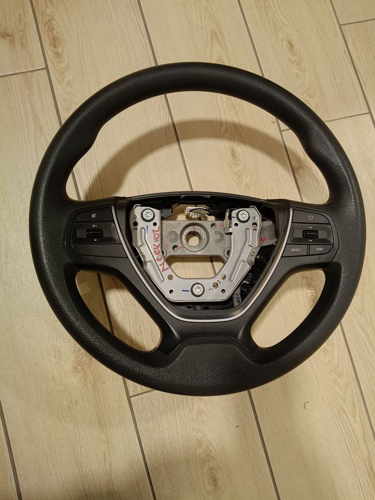 Kierownica Hyundai i20 II multifunkcyjna