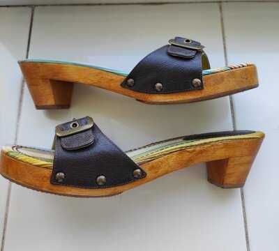 Кожаные шлепанцы Zara