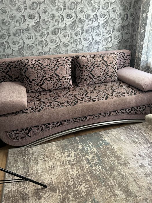 Продаю диван в отличном состояние срочно